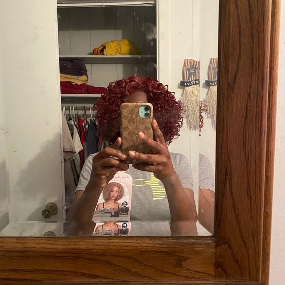 Bobbi Boss Lace Front - Picture 3 of 3